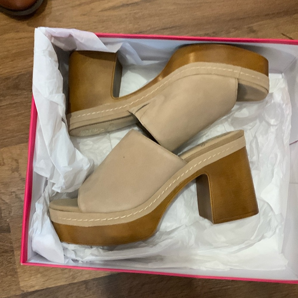 New Vince camuto may lay